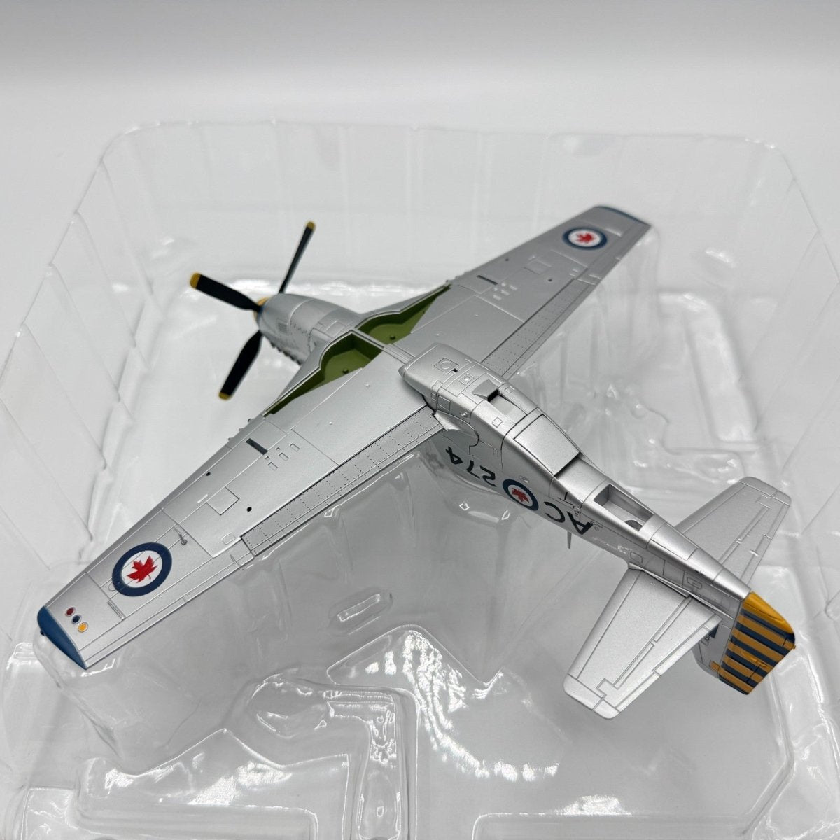 Hobby Master HA7707 1:48 P - 51D Mustang, 402 City of Winnipeg Sqn, RCAF - Hobby Master