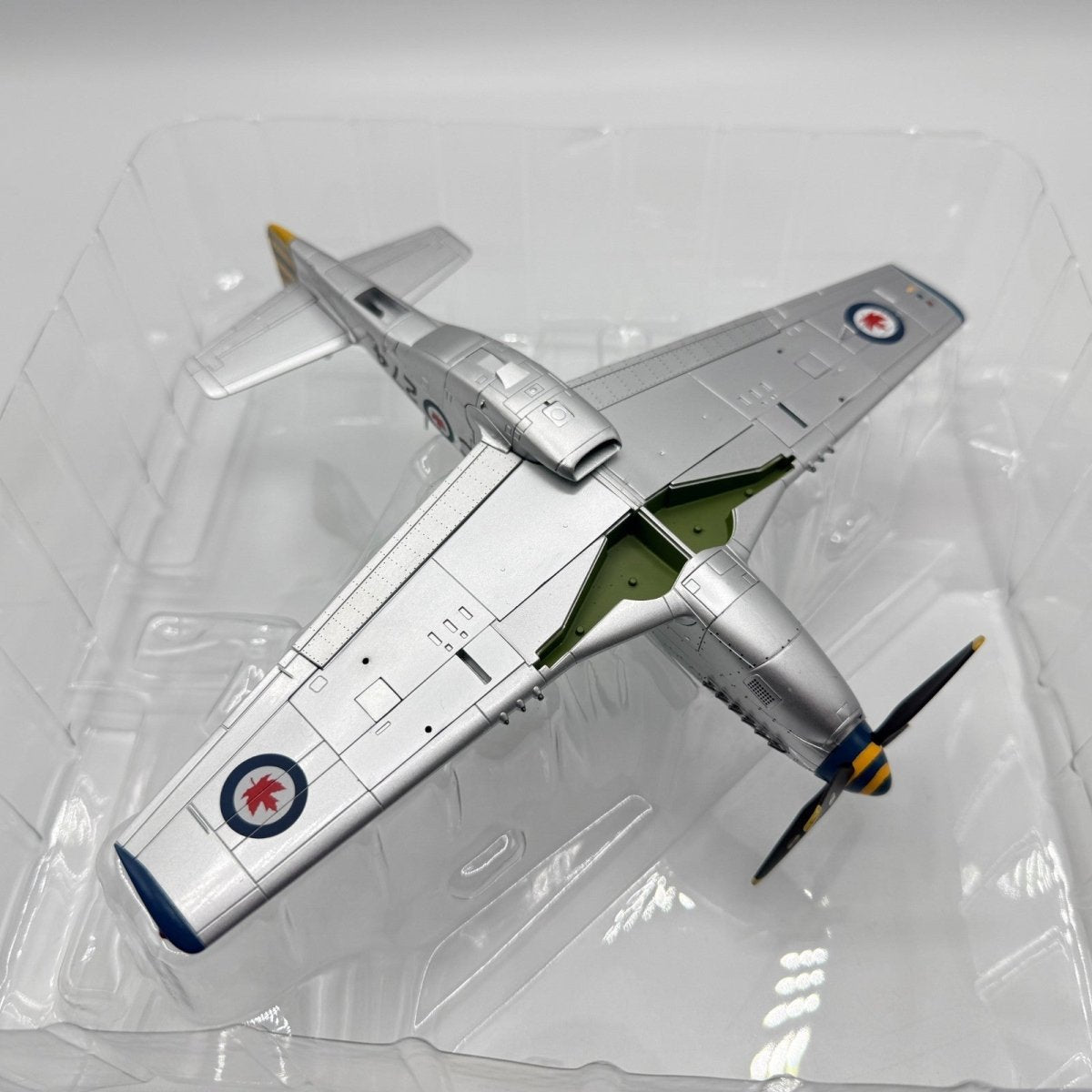 Hobby Master HA7707 1:48 P - 51D Mustang, 402 City of Winnipeg Sqn, RCAF - Hobby Master