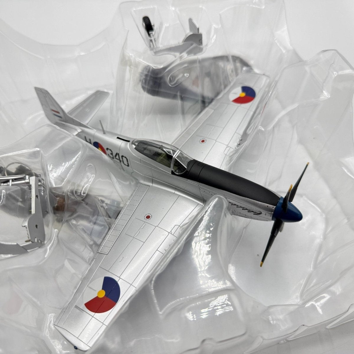 Hobby Master HA7708 1:48 P - 51D Mustang, Netherlands East Indies Air Force - Hobby Master