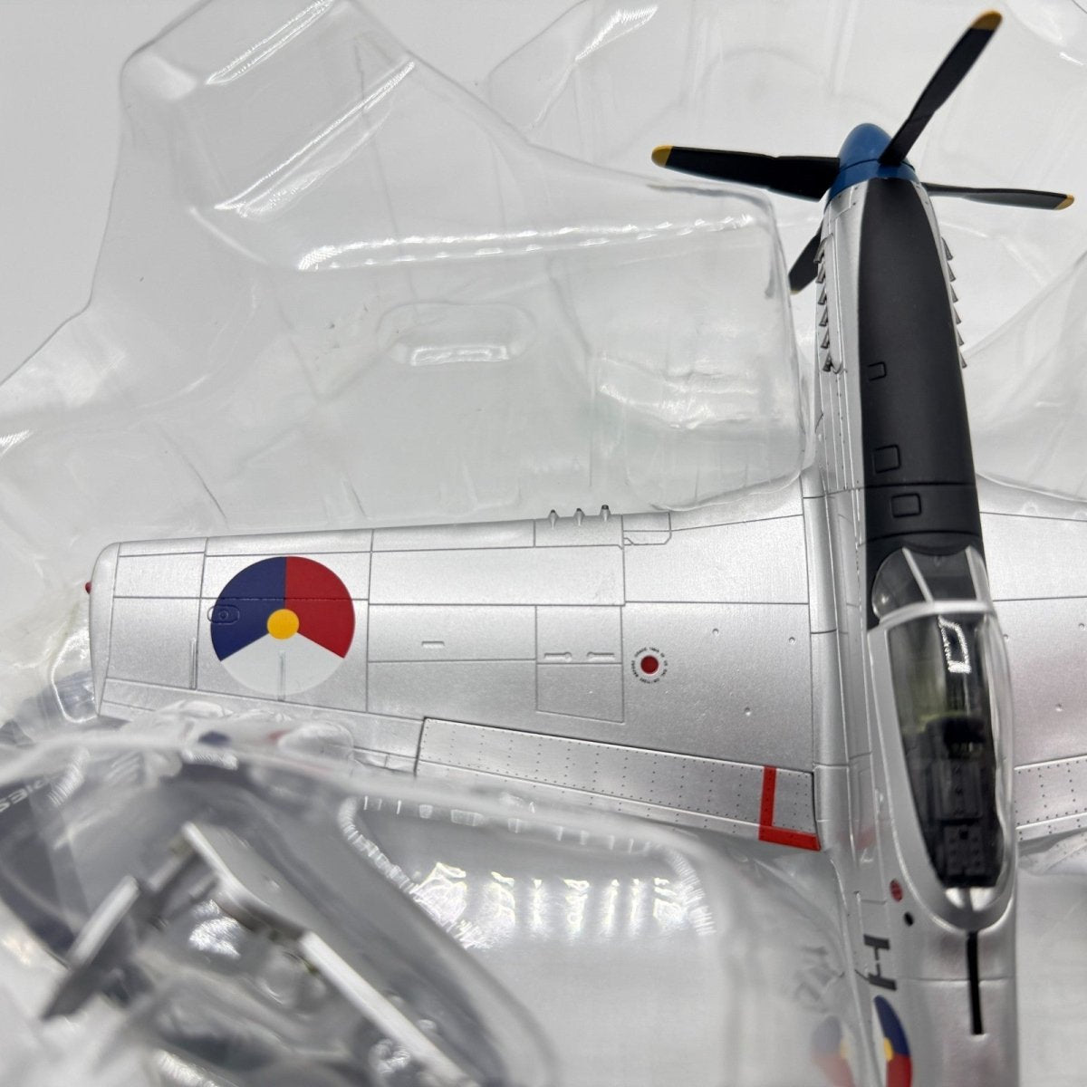 Hobby Master HA7708 1:48 P - 51D Mustang, Netherlands East Indies Air Force - Hobby Master