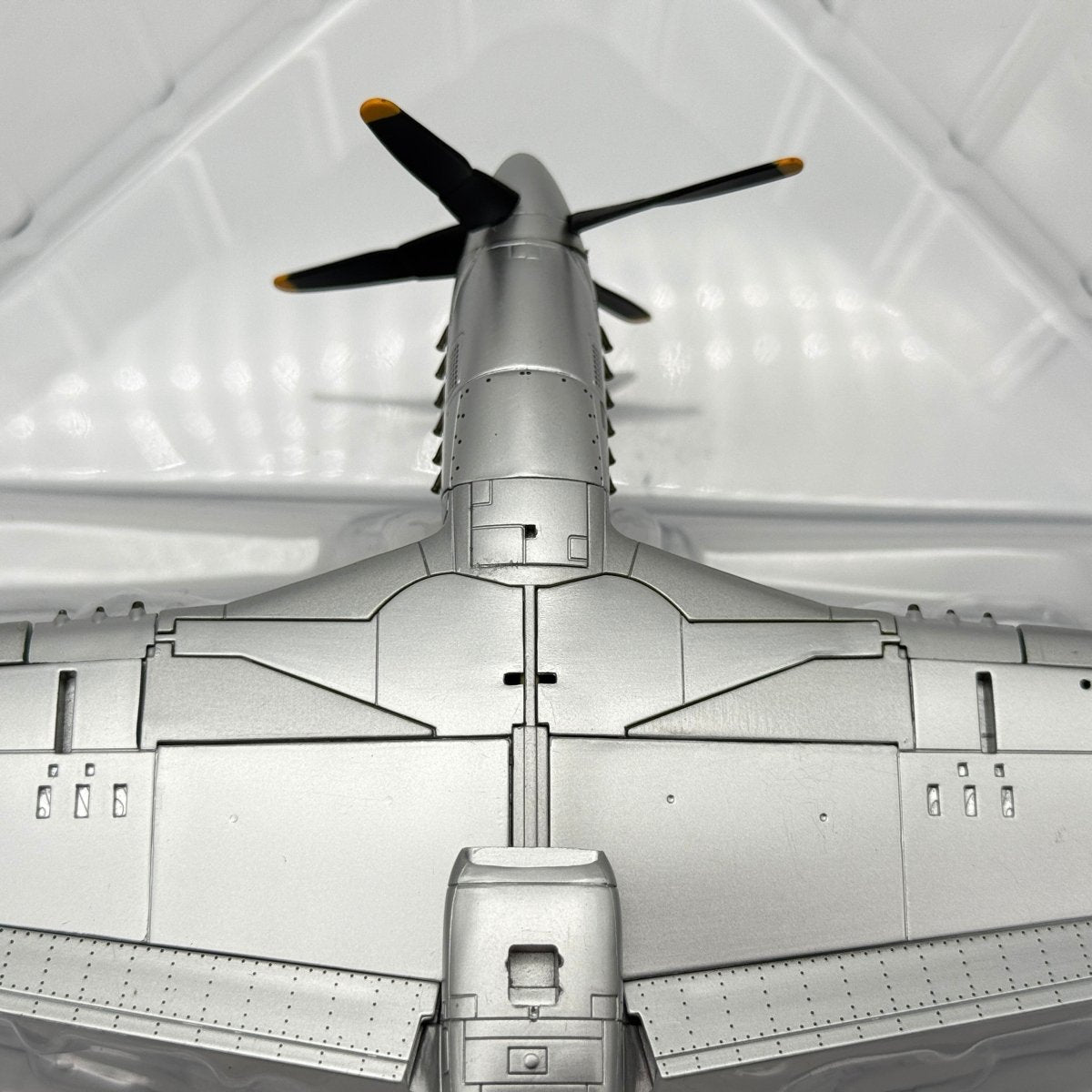 Hobby Master HA7744B 1:48 P-51D Mustang USAAF 506th FG Hon Mistake 1945 - Hobby Master