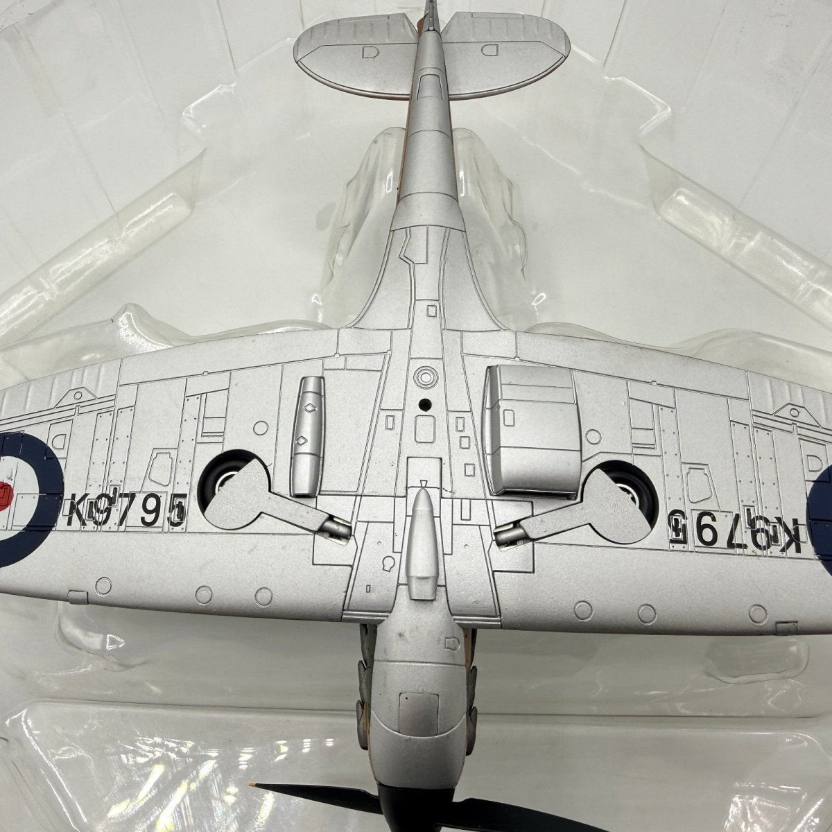 Hobby Master HA7804 1:48 Spitfire "K9795" RAF 19 Sqn, Duxford 1938 - Hobby Master