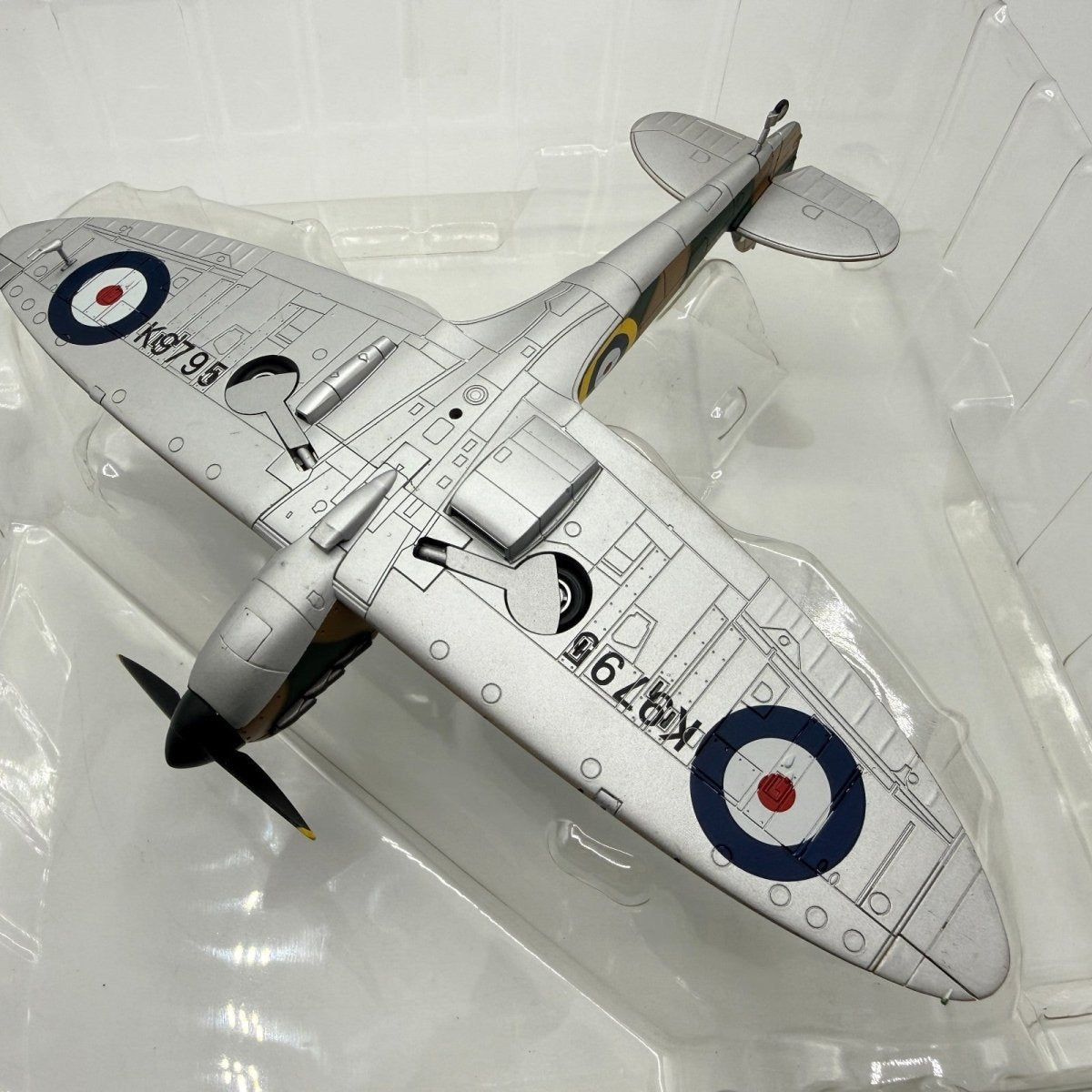 Hobby Master HA7804 1:48 Spitfire "K9795" RAF 19 Sqn, Duxford 1938 - Hobby Master