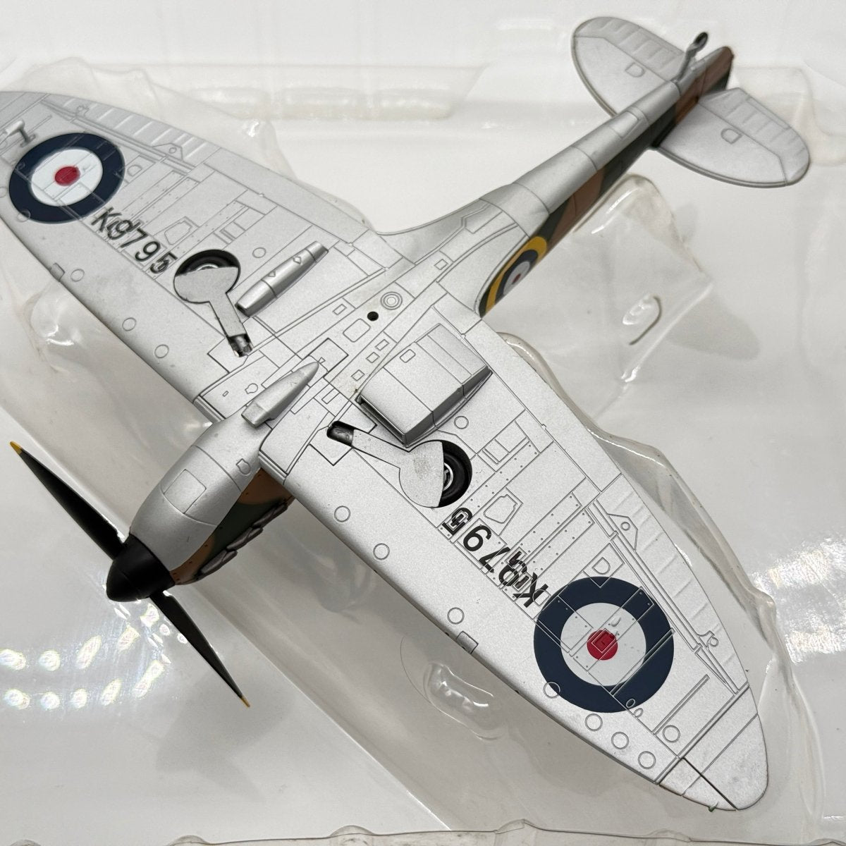 Hobby Master HA7804 1:48 Spitfire "K9795" RAF 19 Sqn, Duxford 1938 - Hobby Master