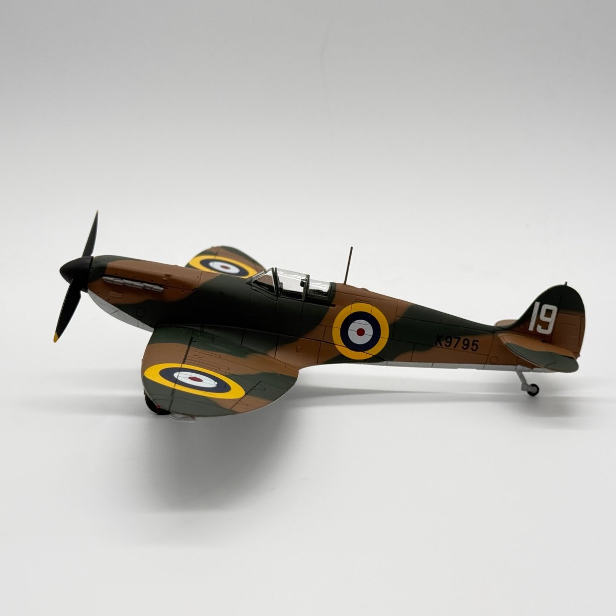 Hobby Master HA7804 1:48 Spitfire "K9795" RAF 19 Sqn, Duxford 1938 - Hobby Master