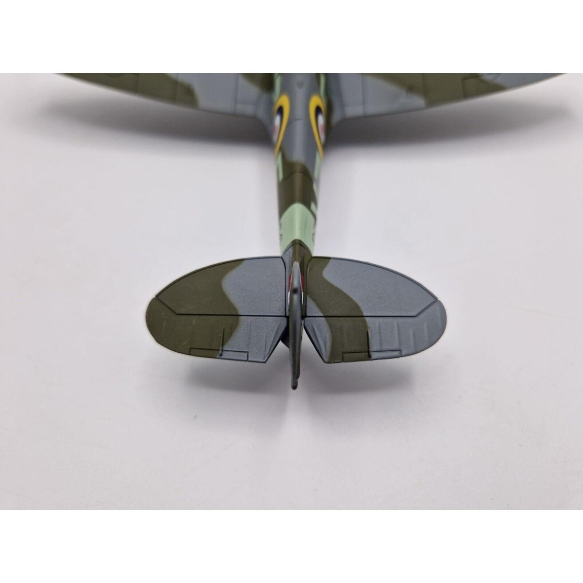 Hobby Master 1:48 Spitfire Mk IIa P7856 412 E.N Macdonnell 1941 HA7805 Ex - display - Hobby Master