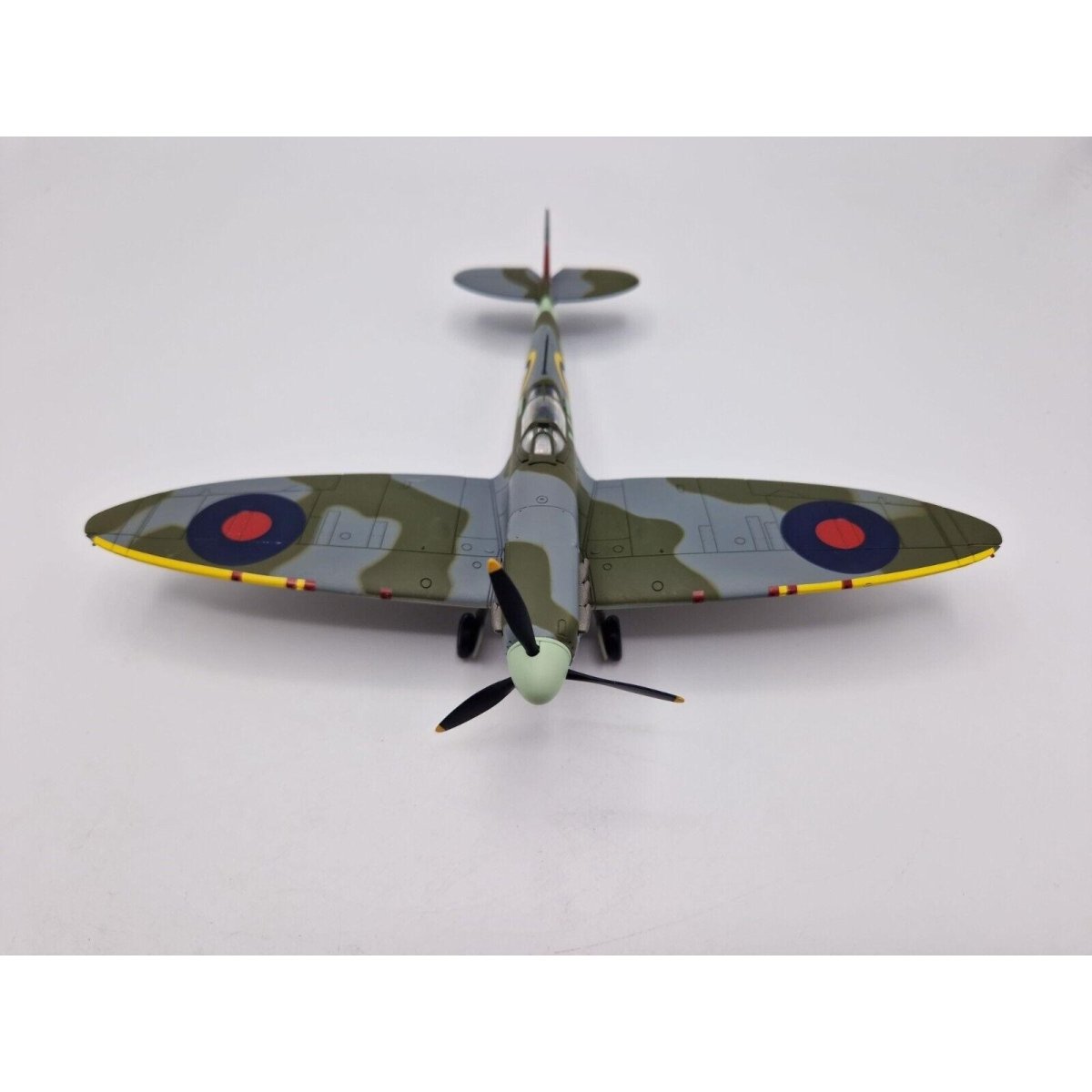 Hobby Master 1:48 Spitfire Mk IIa P7856 412 E.N Macdonnell 1941 HA7805 Ex - display - Hobby Master