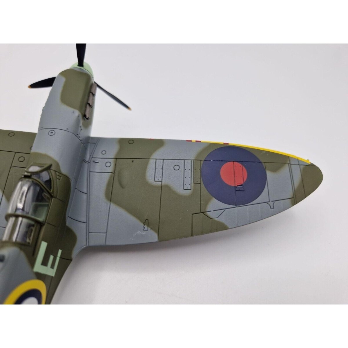 Hobby Master 1:48 Spitfire Mk IIa P7856 412 E.N Macdonnell 1941 HA7805 Ex - display - Hobby Master