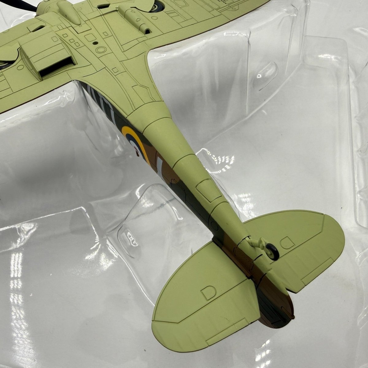Hobby Master HA7812 1:48 Spitfire Mk.IIa P7423/QV - Y, Arthur Blake 19 Sqn 1940 - Hobby Master