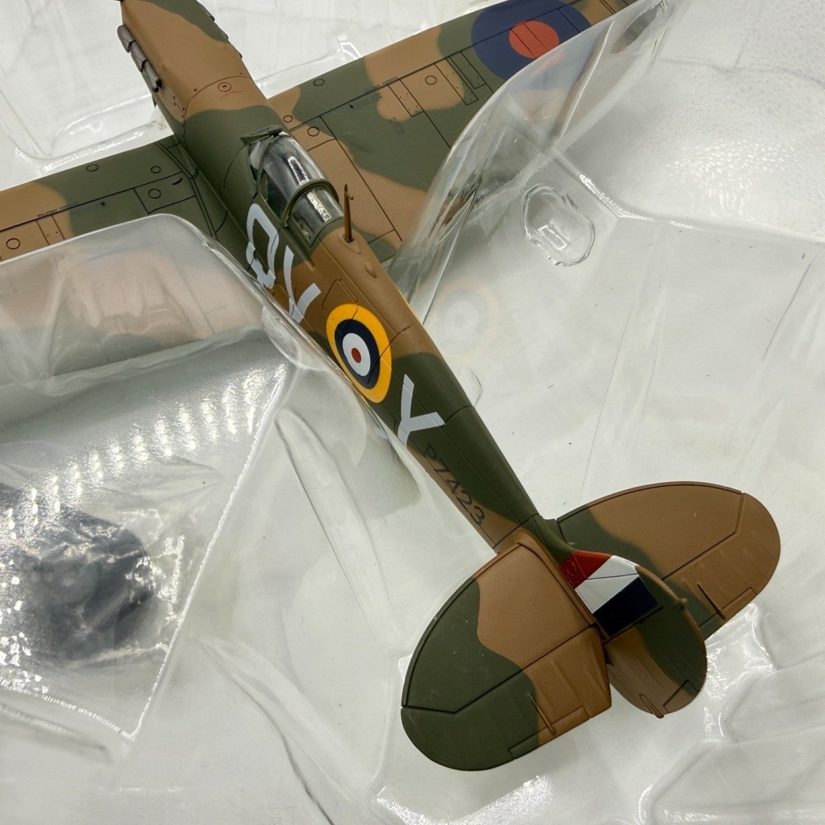 Hobby Master HA7812 1:48 Spitfire Mk.IIa P7423/QV - Y, Arthur Blake 19 Sqn 1940 - Hobby Master
