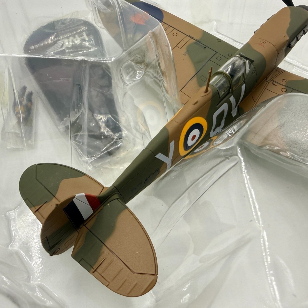 Hobby Master HA7812 1:48 Spitfire Mk.IIa P7423/QV - Y, Arthur Blake 19 Sqn 1940 - Hobby Master