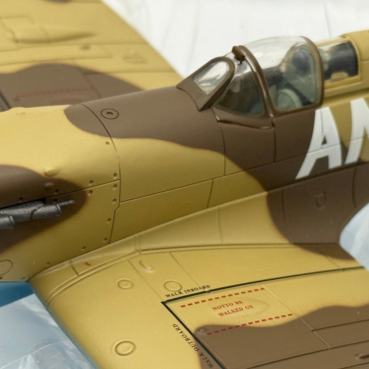 Hobby Master HA7851 1:48 Supermarine Spitfire Mk V RCAF No.417 Sqn AN-V BR487 Tunisia 1943 - Hobby Master
