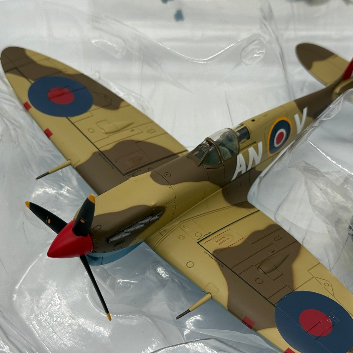 Hobby Master HA7851 1:48 Supermarine Spitfire Mk V RCAF No.417 Sqn AN-V BR487 Tunisia 1943 - Hobby Master