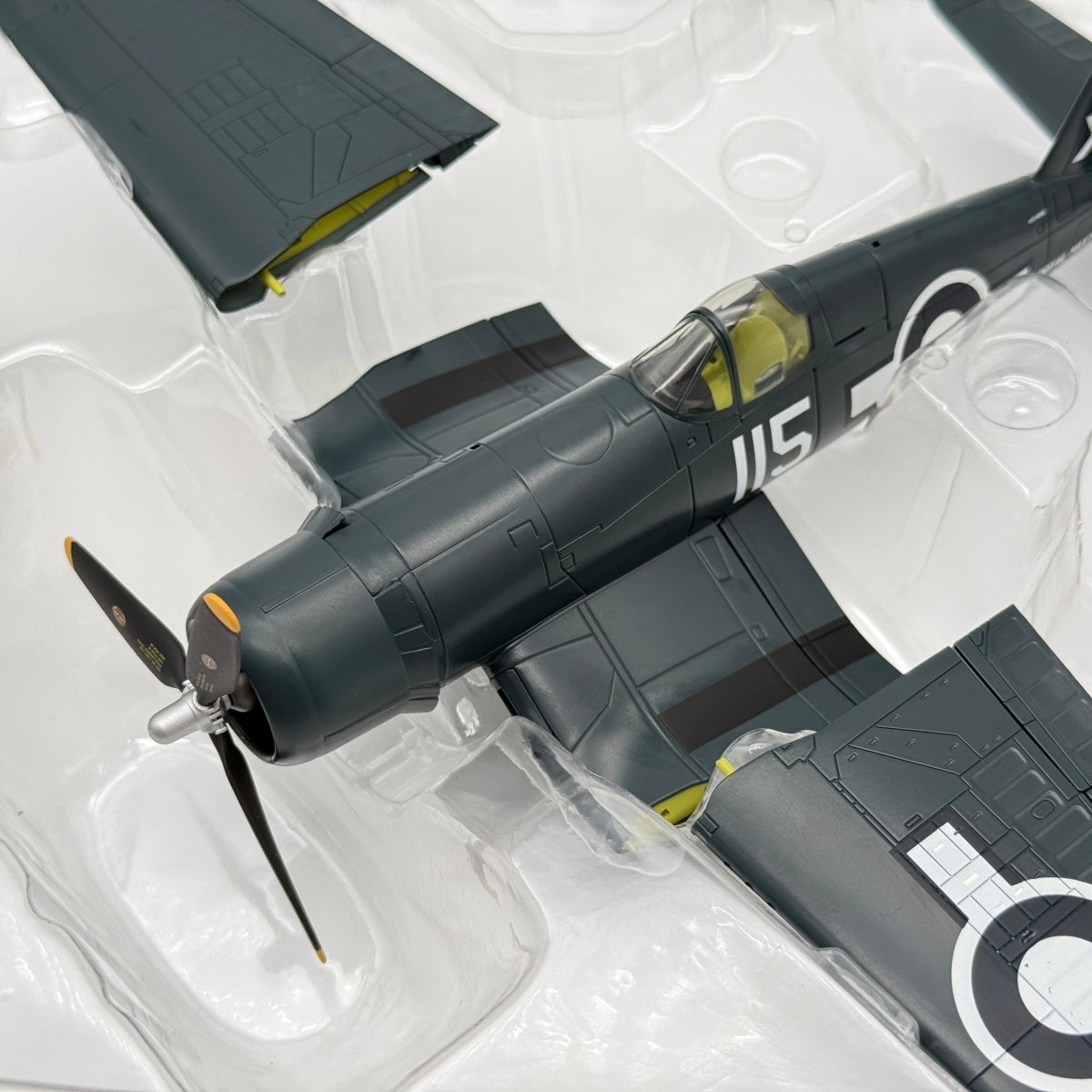 Hobby Master HA8204 1:48 Vought FG-1D Corsair RNFAA No.1841 NAS Hampton Gray - Hobby Master