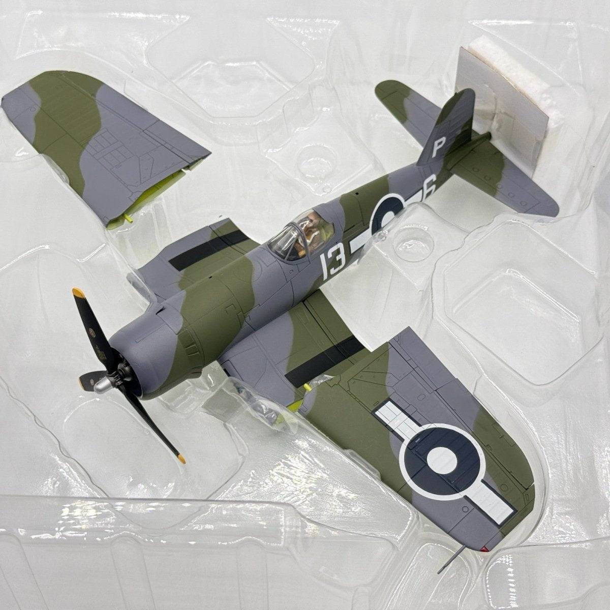 Hobby Master HA8205 1:48 Corsair Mk.II, 1836 Sqn, HMS Victorious, Sakishima 1945 - Hobby Master