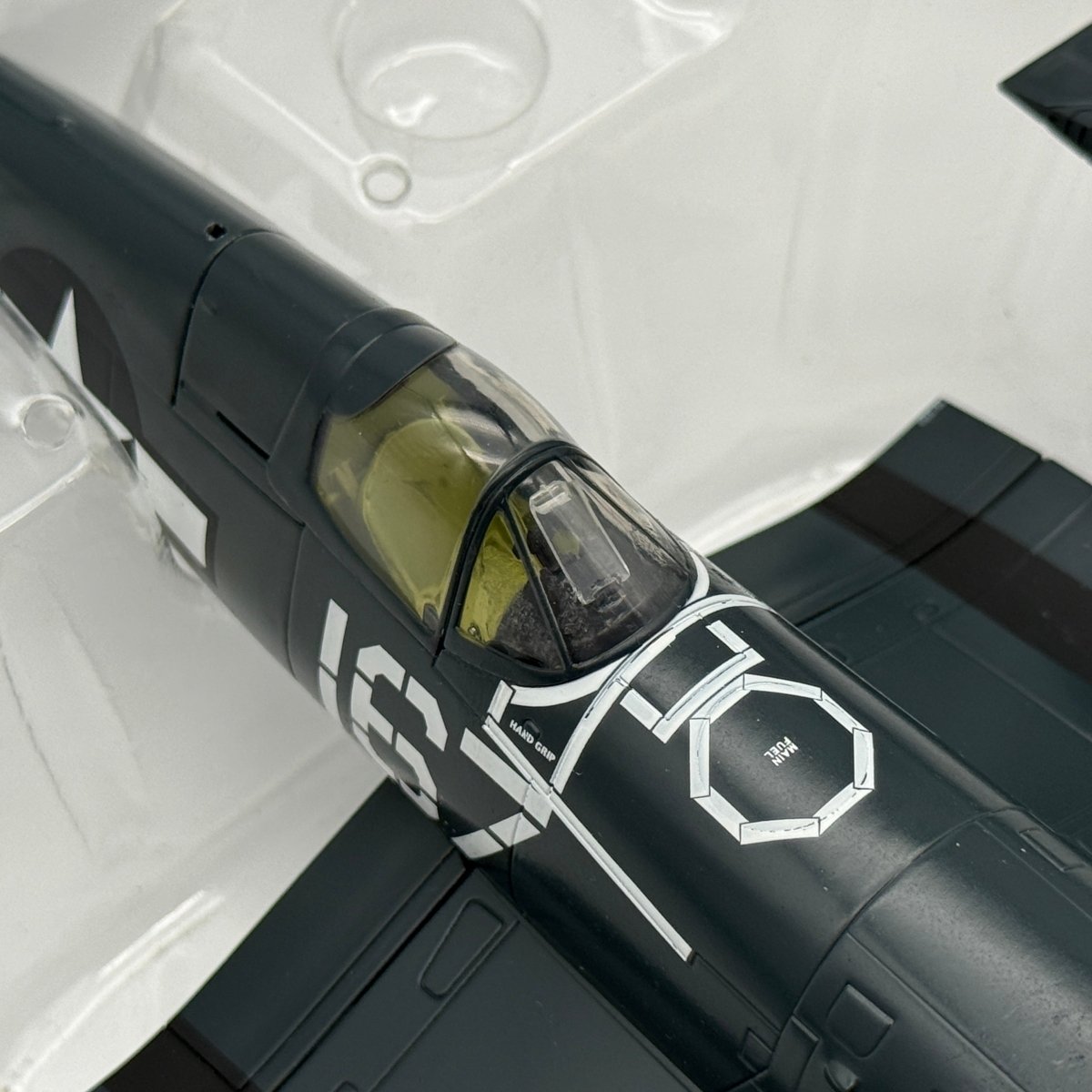 Hobby Master HA8206 1:48 Vought F4U Corsair USN VF - 84 Wolf Gang White 167 - Hobby Master