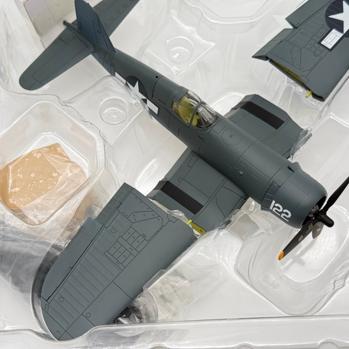 Hobby Master HA8207 1:48 Vought F4U Corsair USMC VMF - 111 Ole 122 - Hobby Master