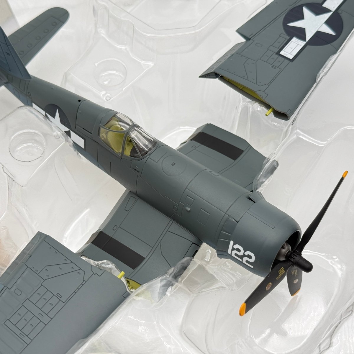 Hobby Master HA8207 1:48 Vought F4U Corsair USMC VMF - 111 Ole 122 - Hobby Master