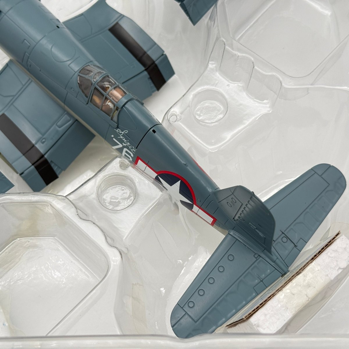 Hobby Master HA8211 1:48 Vought F4U Corsair USMC VMF - 215 Spirit of 76 - Hobby Master