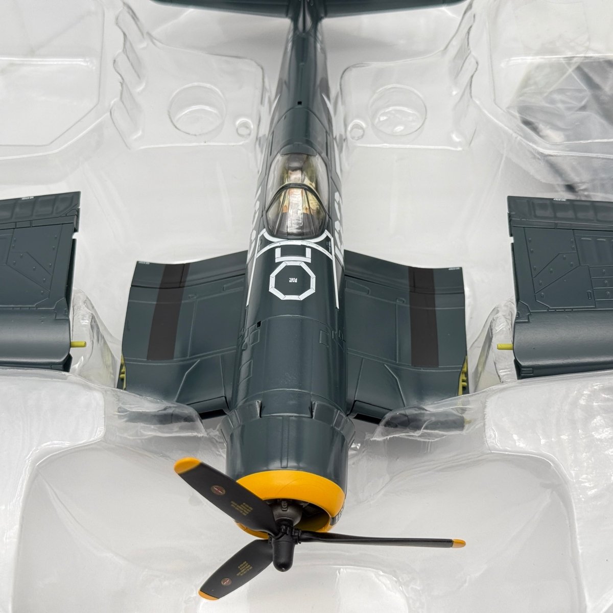 Hobby Master HA8212A 1:48 Vought F4U Corsair USMC VMF - 221 Dean Caswell Signed - Hobby Master