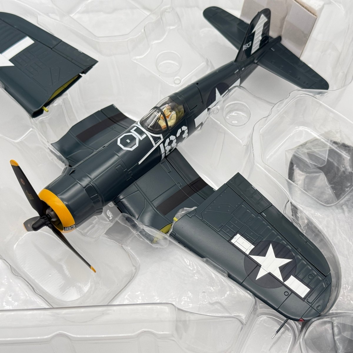 Hobby Master HA8212A 1:48 Vought F4U Corsair USMC VMF - 221 Dean Caswell Signed - Hobby Master