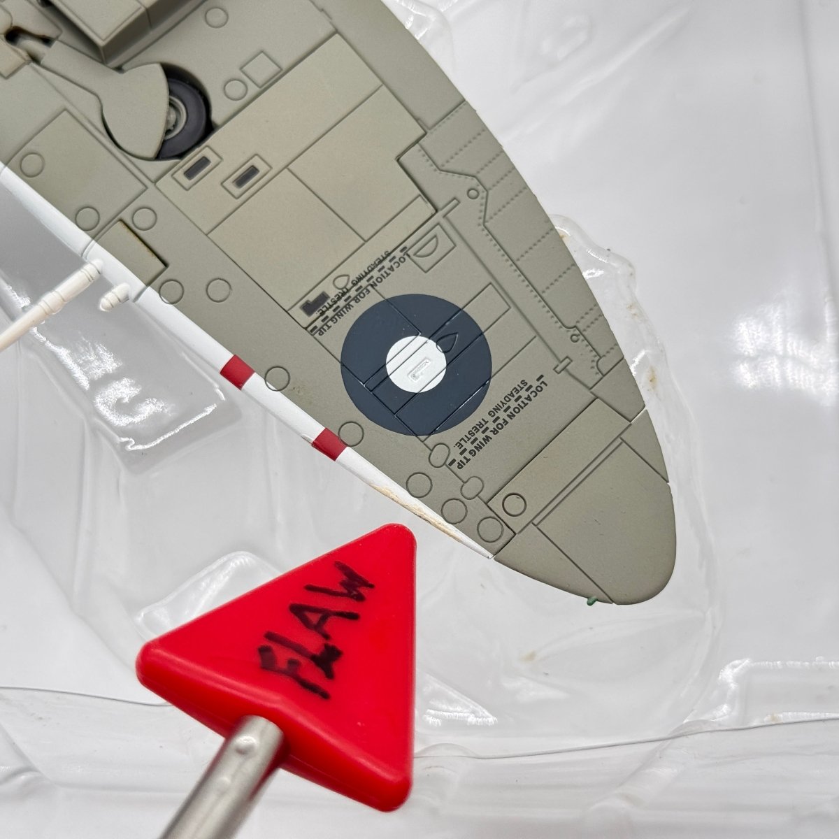 Hobby Master HA8303 1:48 Supermarine Spitfire Mk VIII RAAF No.457 Sqn Grey Nurse *ISSUES* - Hobby Master