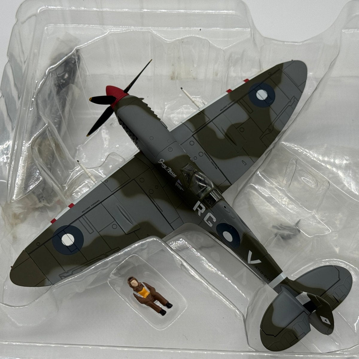 Hobby Master HA8303 1:48 Supermarine Spitfire Mk VIII RAAF No.457 Sqn Grey Nurse *ISSUES* - Hobby Master