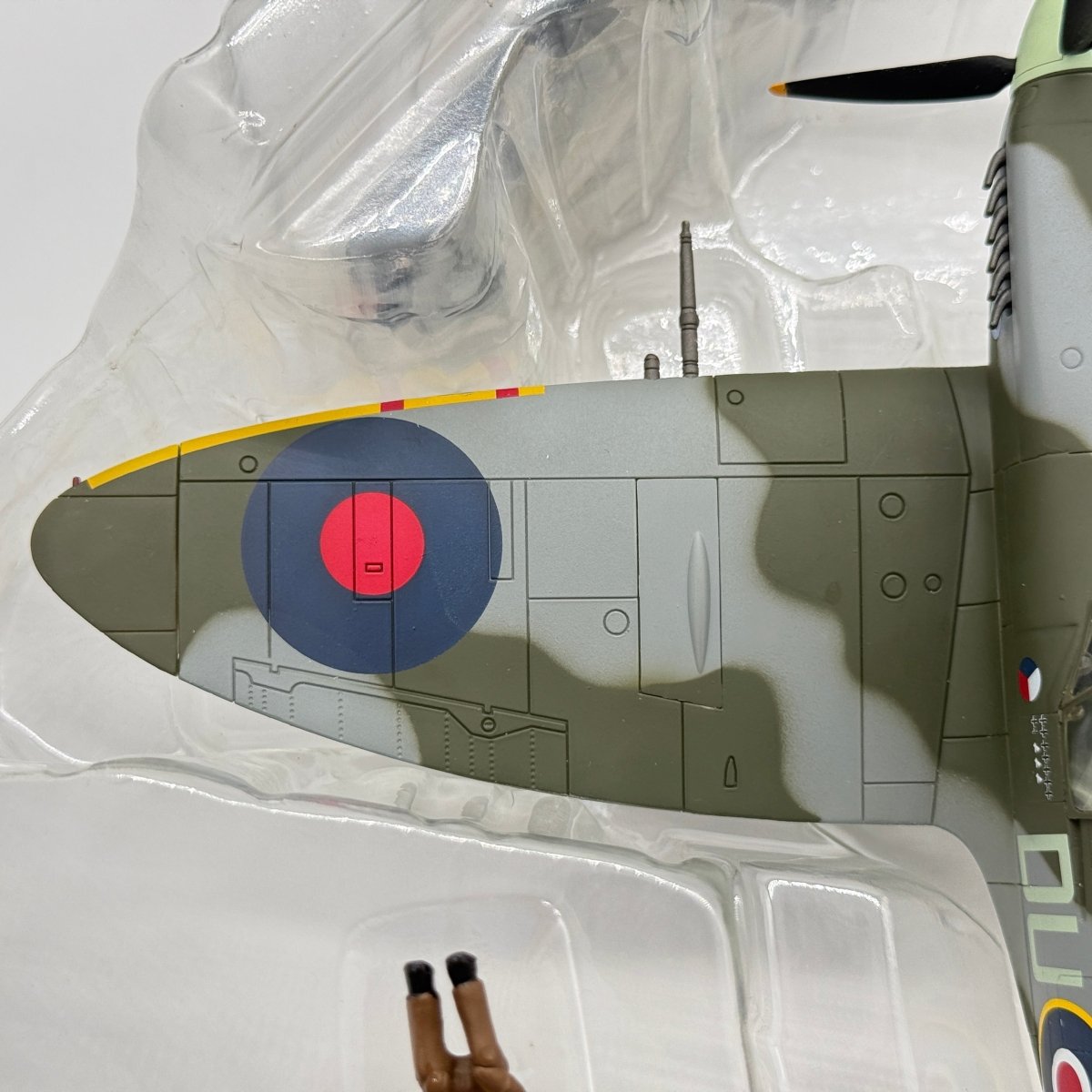Hobby Master HA8305 1:48 Supermarine Spitfire Mk IX RAF No.312 Czech Sqn Otto Smik 1944 - Hobby Master