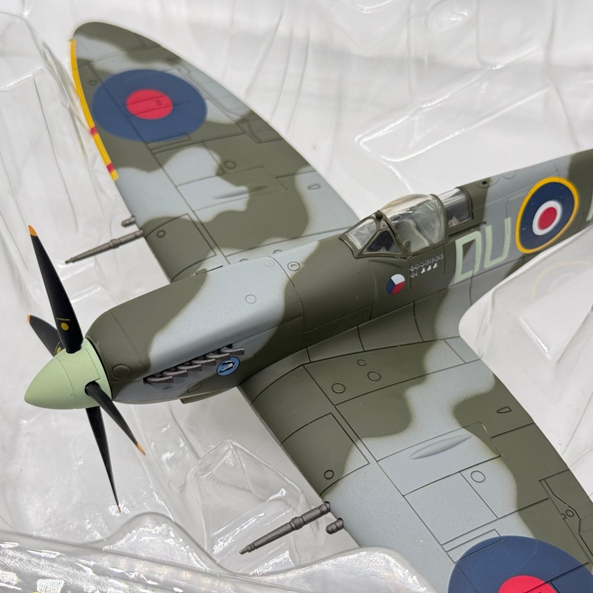 Hobby Master HA8305 1:48 Supermarine Spitfire Mk IX RAF No.312 Czech Sqn Otto Smik 1944 - Hobby Master
