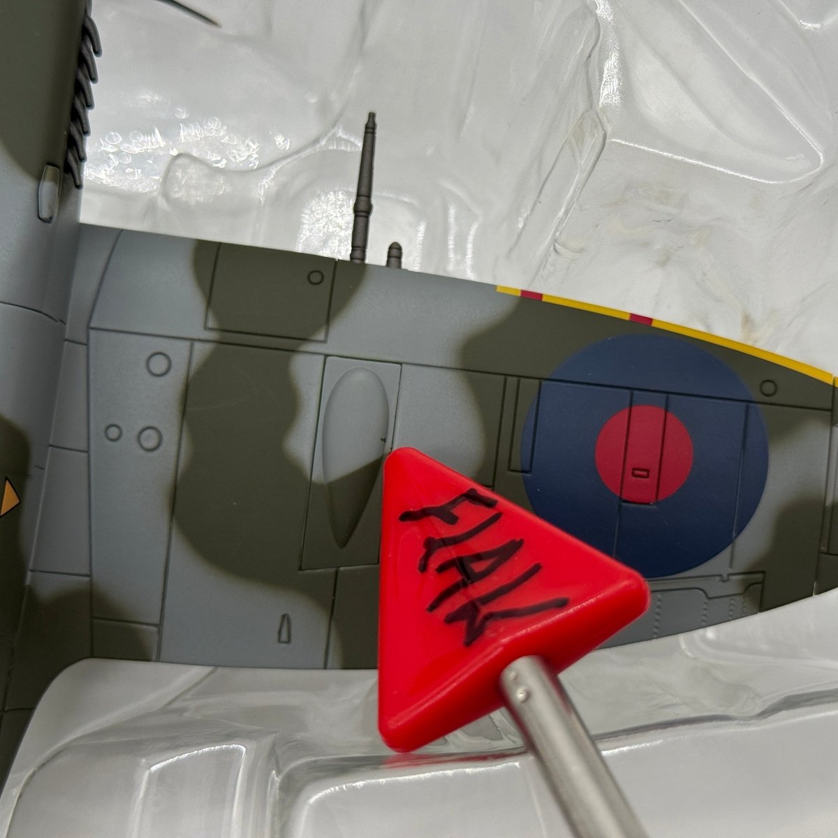 Hobby Master HA8306 1:48 Supermarine Spitfire Mk IX RAF No.322 Dutch Sqn 1944 - Hobby Master