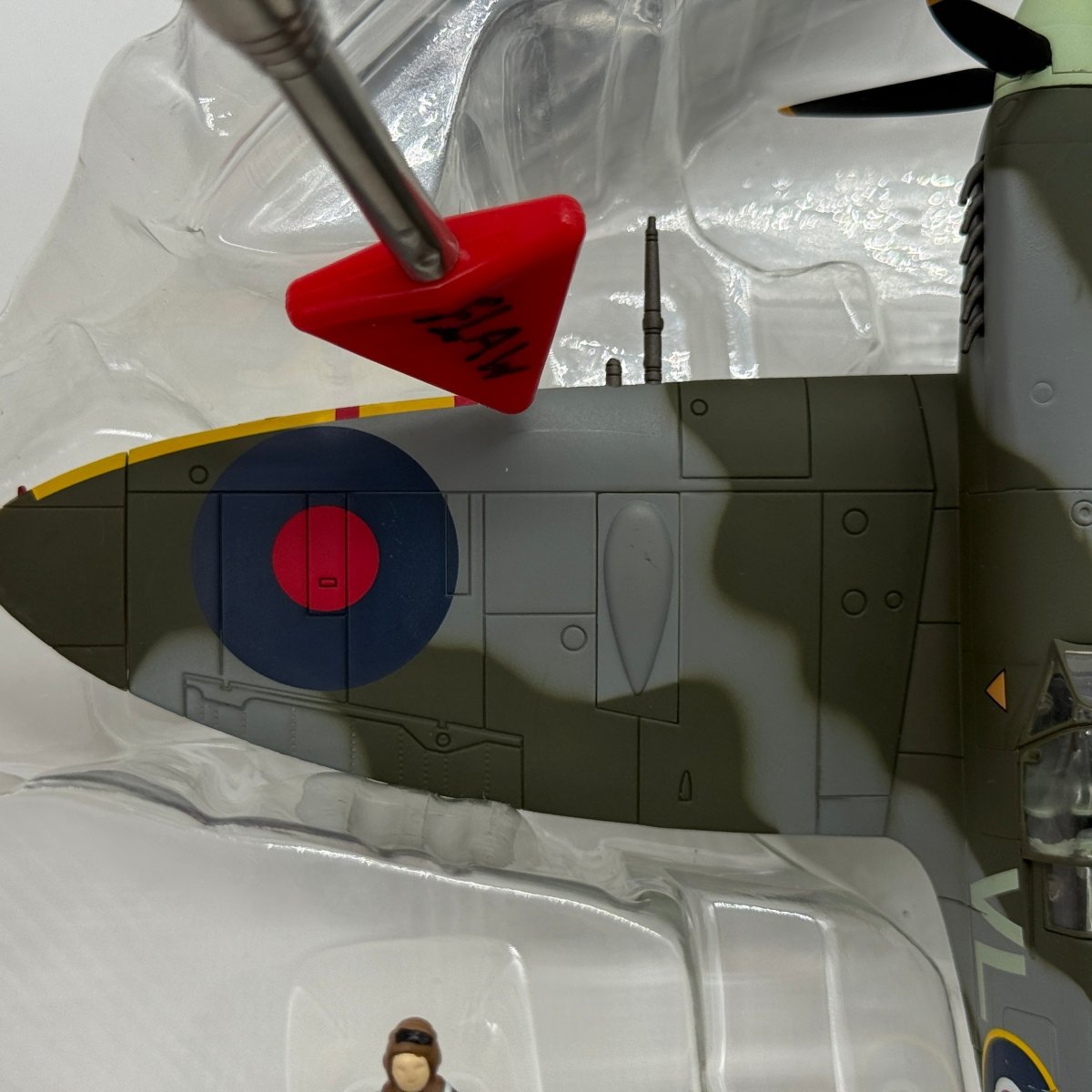 Hobby Master HA8306 1:48 Supermarine Spitfire Mk IX RAF No.322 Dutch Sqn 1944 - Hobby Master