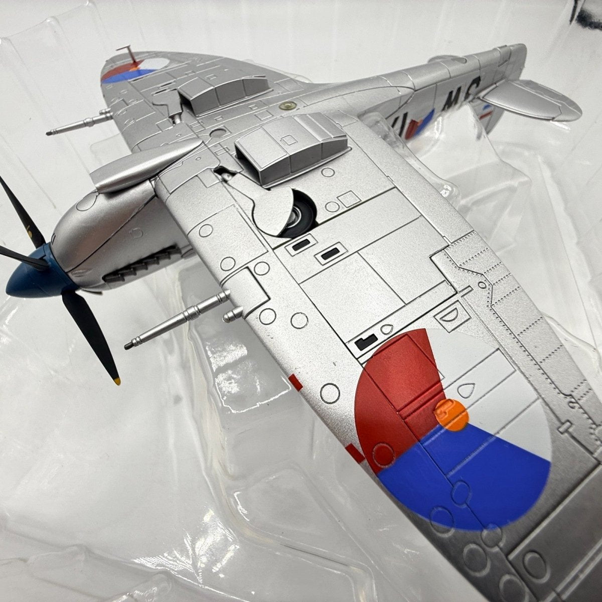 Hobby Master HA8308 1:48 Supermarine Spitfire LF IX MK732 (PH - OUQ) RNLAF - Hobby Master