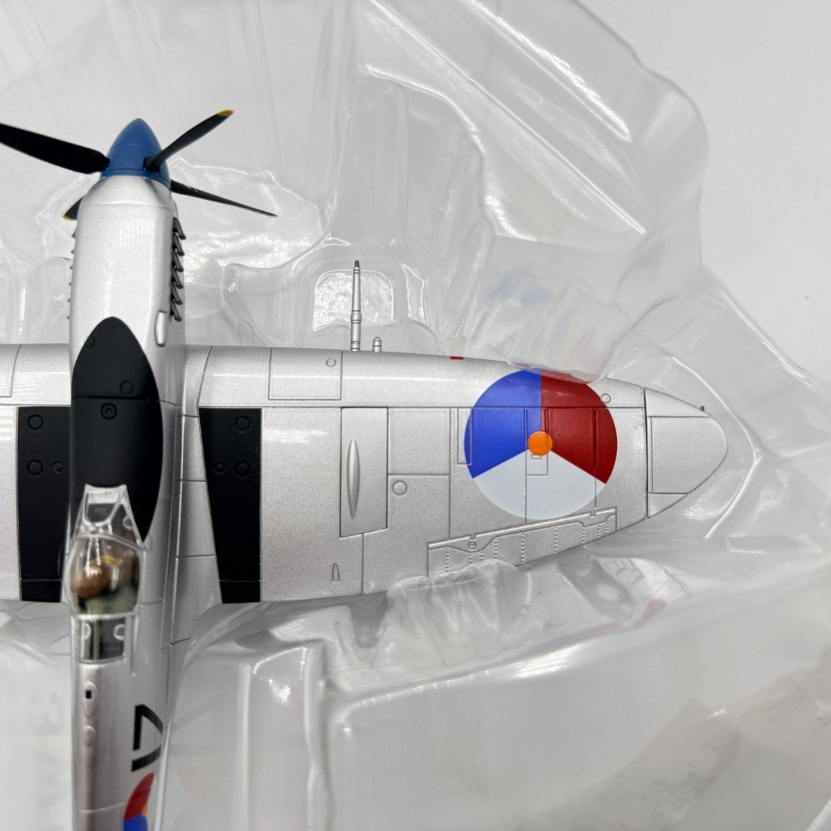 Hobby Master HA8308 1:48 Supermarine Spitfire LF IX MK732 (PH - OUQ) RNLAF - Hobby Master