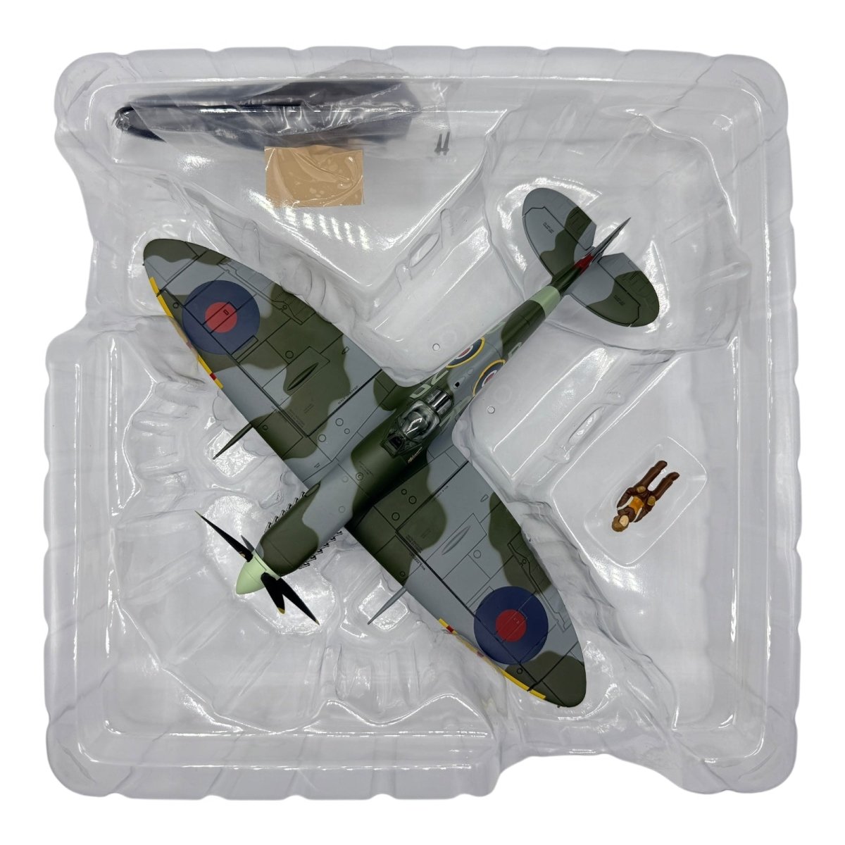 Hobby Master HA8319 1:48 Supermarine Spitfire Mk IX, RAF 222 Sqn Duxford Model - Hobby Master
