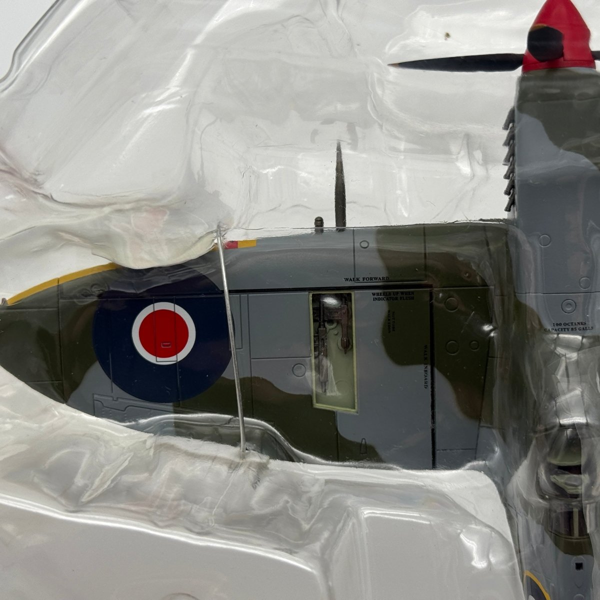 Hobby Master HA8323 1:48 Supermarine Spitfire LF Mk IX MH884 W. Duncan-Smith No.324 Wing RAF Ravenna Italy 1944 - Hobby Master