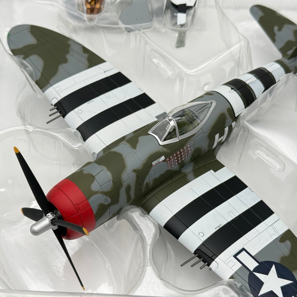 Hobby Master HA8401 1:48 Republic P - 47D Thunderbolt Gabby Gabreski 56th FG - Hobby Master