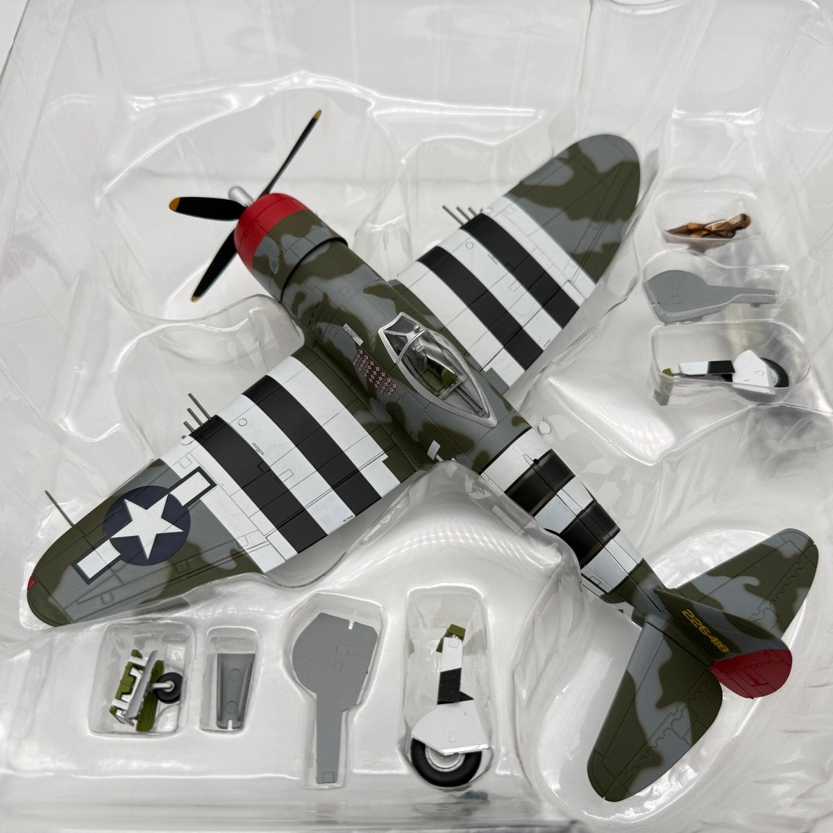 Hobby Master HA8401 1:48 Republic P - 47D Thunderbolt Gabby Gabreski 56th FG - Hobby Master