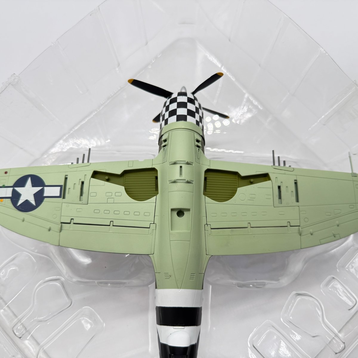 Hobby Master HA8410 1:48 Republic P-47D Thunderbolt USAAF 78th FG Eileen - Hobby Master