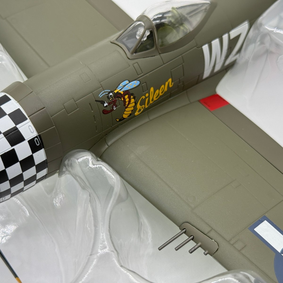 Hobby Master HA8410 1:48 Republic P-47D Thunderbolt USAAF 78th FG Eileen - Hobby Master