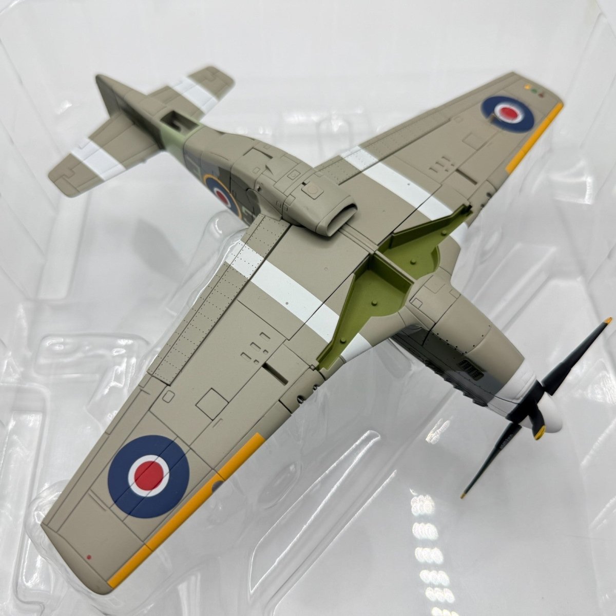 Hobby Master HA8502 1:48 P - 51 Mustang Mk.III Royal Canadian Air Force - Hobby Master