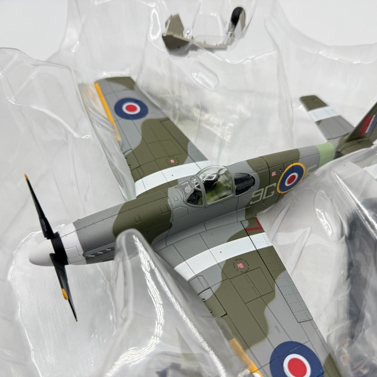 Hobby Master HA8502 1:48 P - 51 Mustang Mk.III Royal Canadian Air Force - Hobby Master