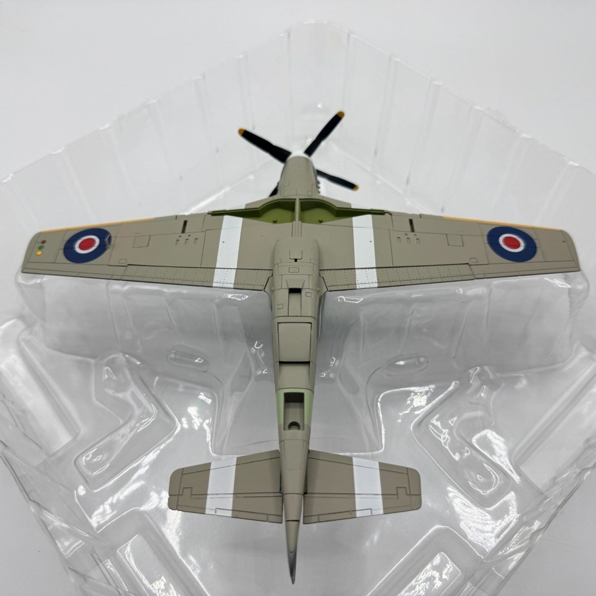 Hobby Master HA8502 1:48 P - 51 Mustang Mk.III Royal Canadian Air Force - Hobby Master