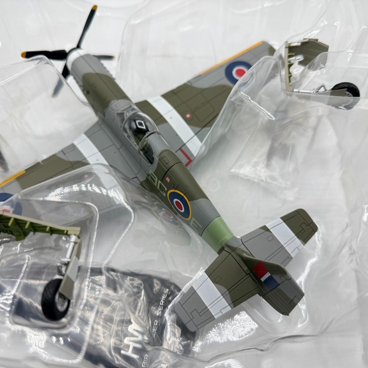 Hobby Master HA8502 1:48 P - 51 Mustang Mk.III Royal Canadian Air Force - Hobby Master