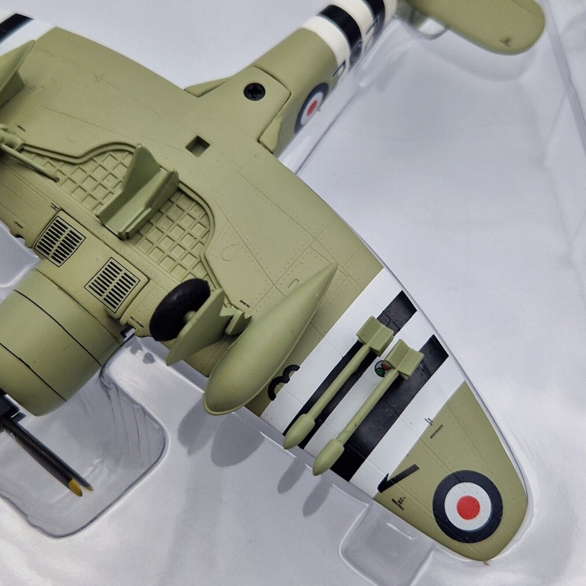 SKY GUARDIANS DIECAST AIRCRAFT 1/72ND SCALE CODE: WTW.72.015.010 SEA FURY - 
