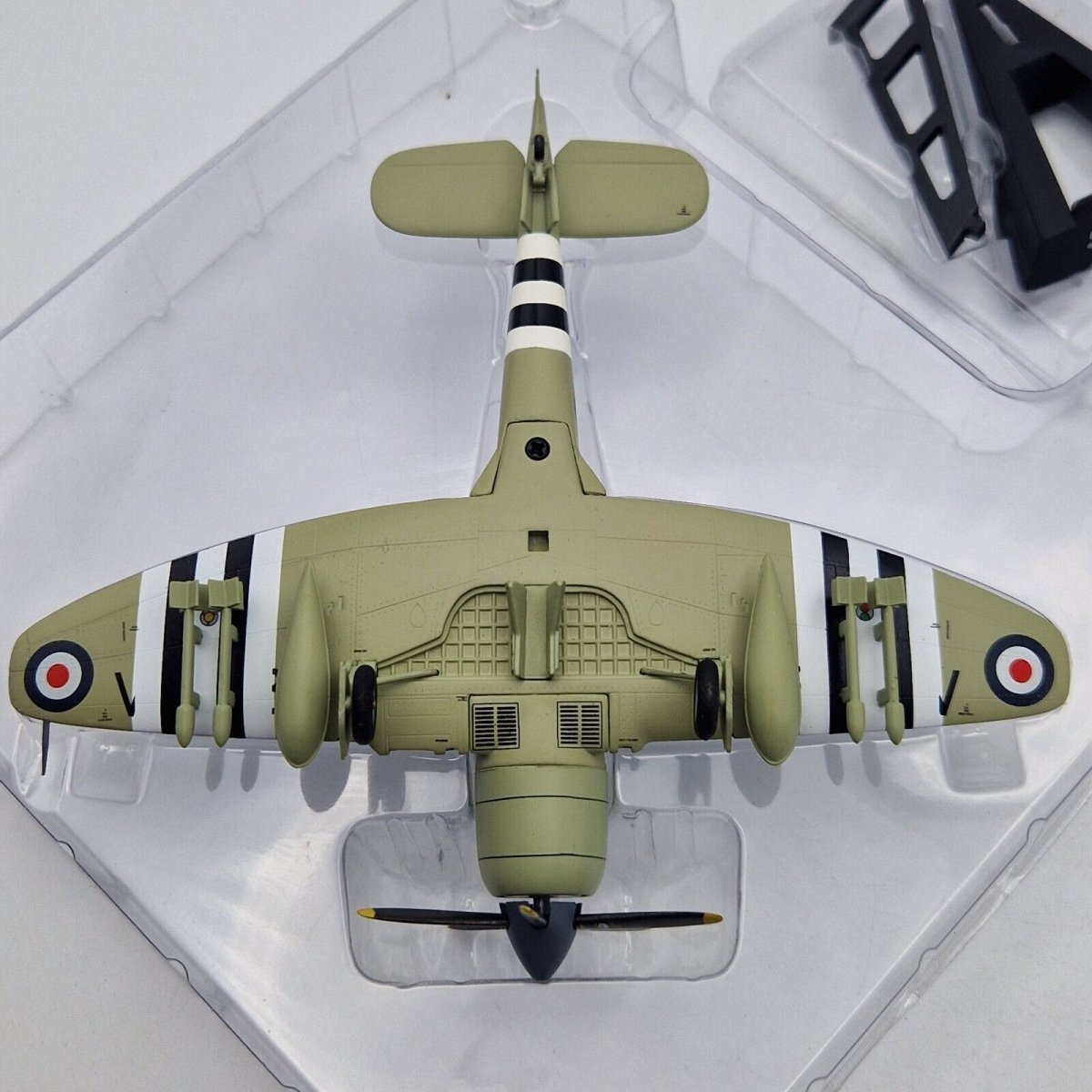 SKY GUARDIANS DIECAST AIRCRAFT 1/72ND SCALE CODE: WTW.72.015.010 SEA FURY - 