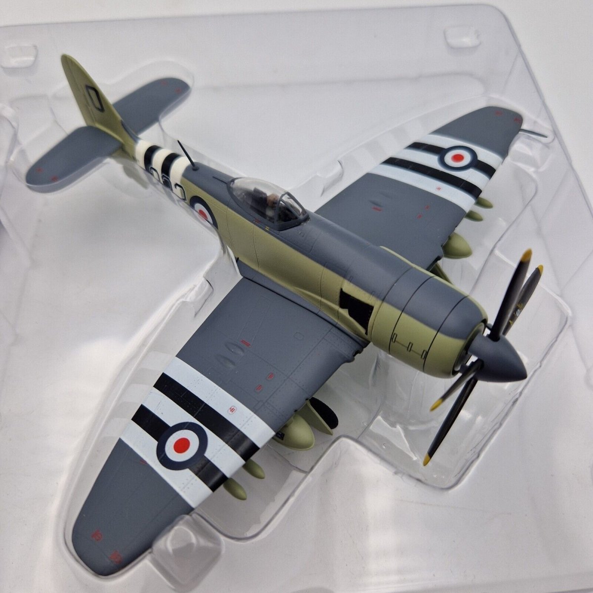 SKY GUARDIANS DIECAST AIRCRAFT 1/72ND SCALE CODE: WTW.72.015.010 SEA FURY - 