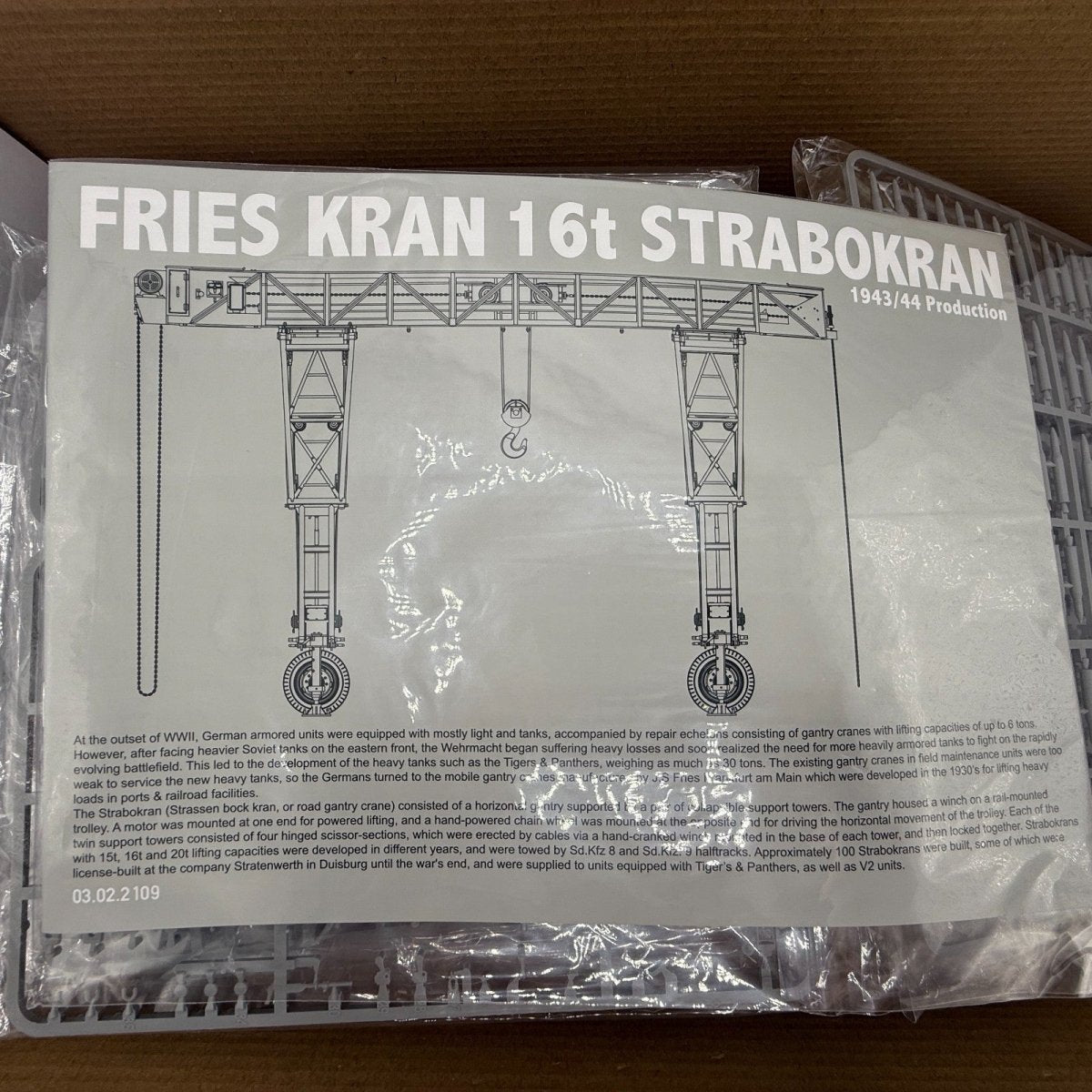 Takom 1:35 Fries Kran 16t Strabokran & Panther A Late Model Kit 2108 - Takom