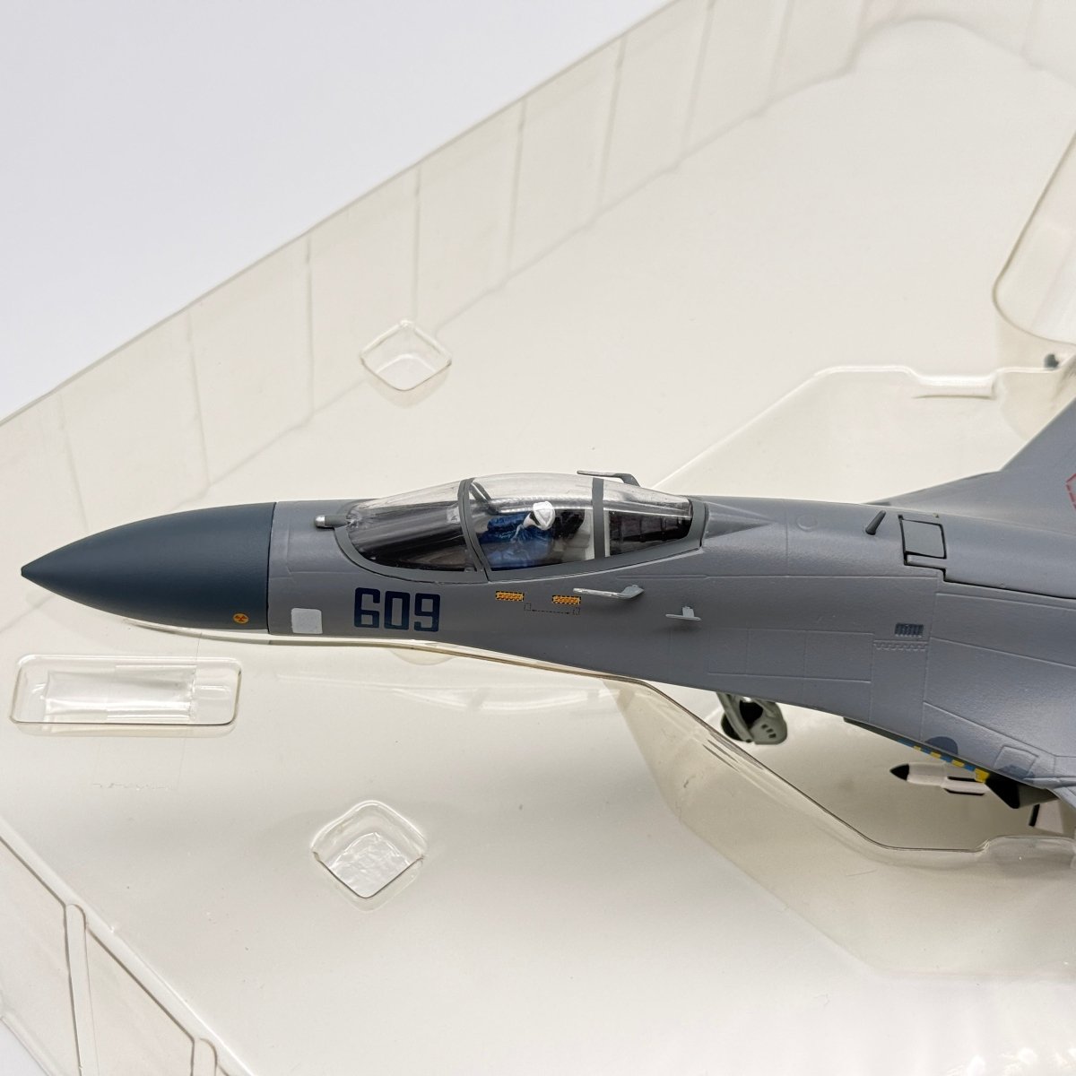 Witty Wings WTW - 72 - 014 - 011 1:72 Sukhoi Su - 27SK Flanker - B PLAAF China - Sky Guardians